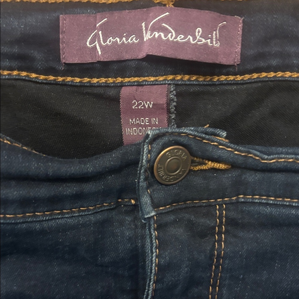 Gloria Vanderbilt Woman’s 22W Amanda Style Dark Wash Floral Designs Straight Leg - Picture 2 of 12